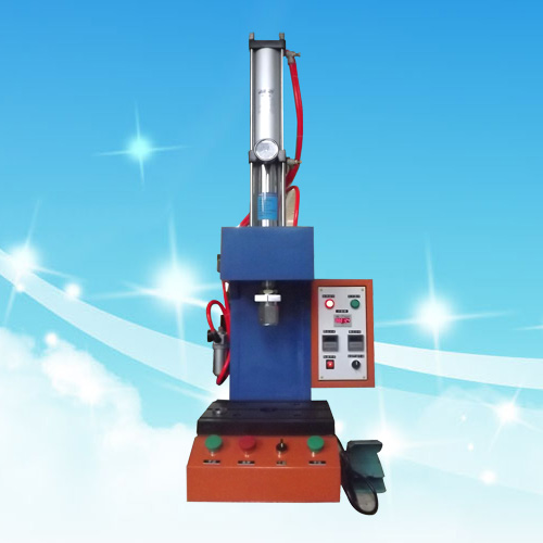 半弓形氣動(dòng)壓力機(jī)